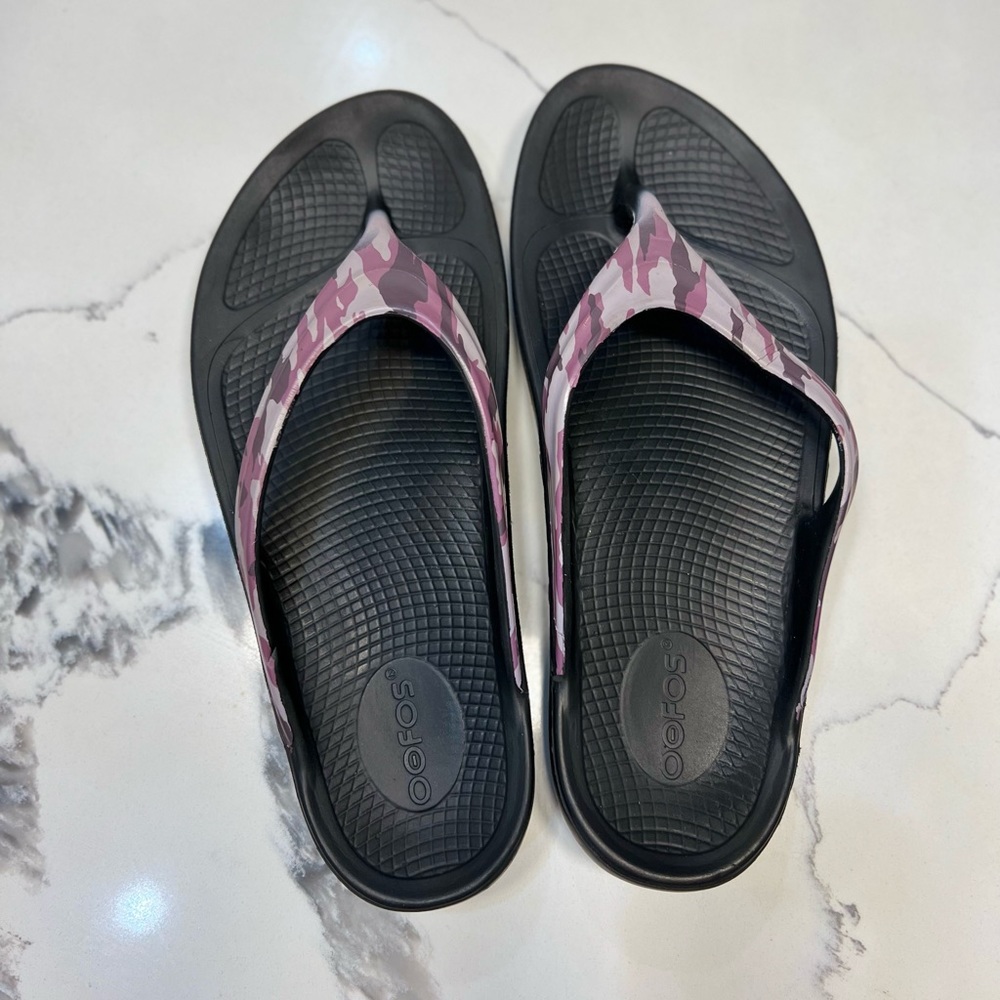Oofos Sandals